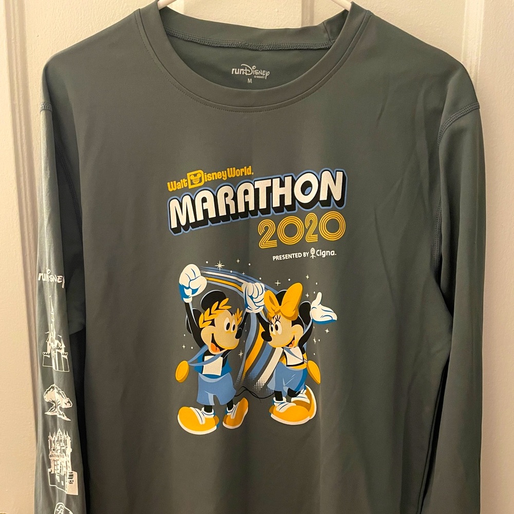 runDisney 2020 Mickey & Minnie Marathon Race Shirt - Gray Unisex Size Medium